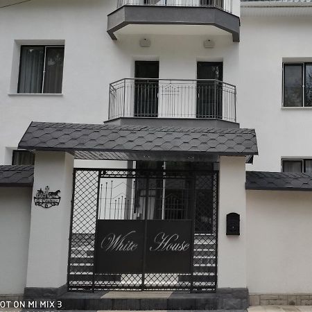Aparthotel White House Balti Exterior foto