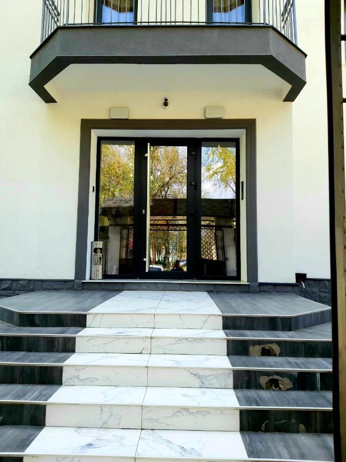 Aparthotel White House Balti Exterior foto
