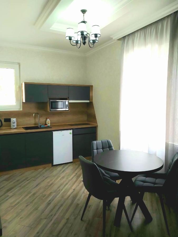 Aparthotel White House Balti Exterior foto