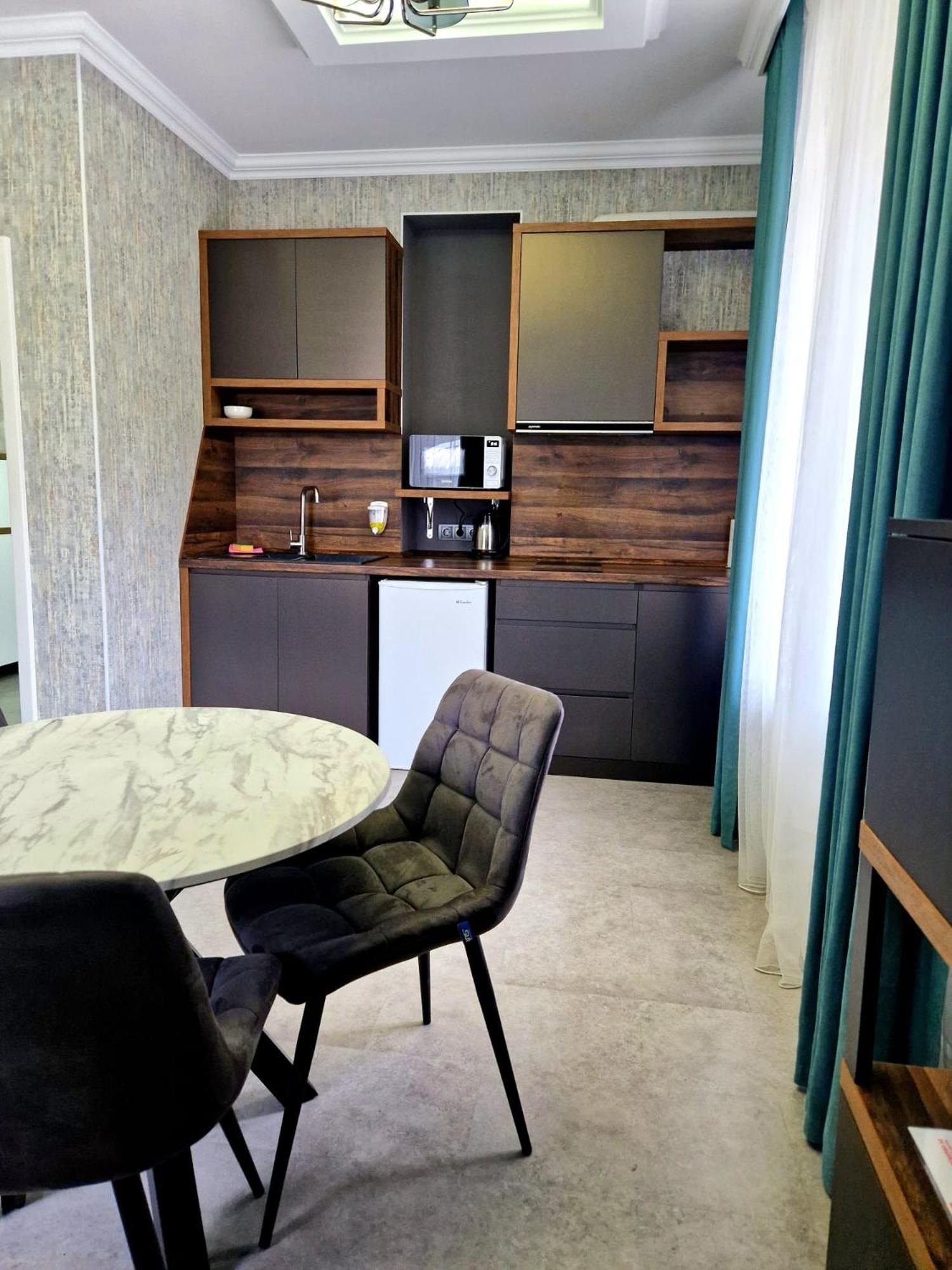 Aparthotel White House Balti Habitación foto